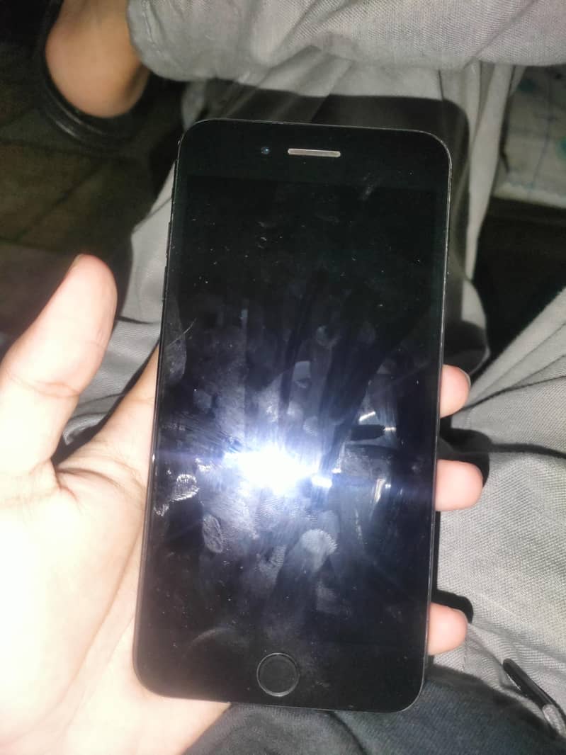 Apple iPhone 7 Plus 5