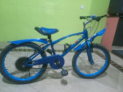kids cycle almost new