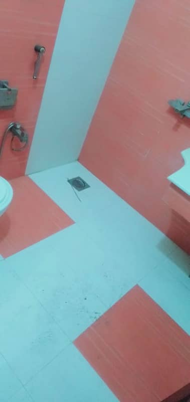 VIP beautiful 5 Marla portion is available for rent in sabzazar Lahore