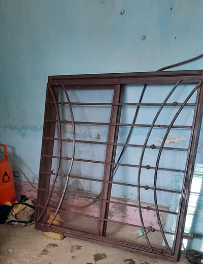 iron ki kharki almost new condition