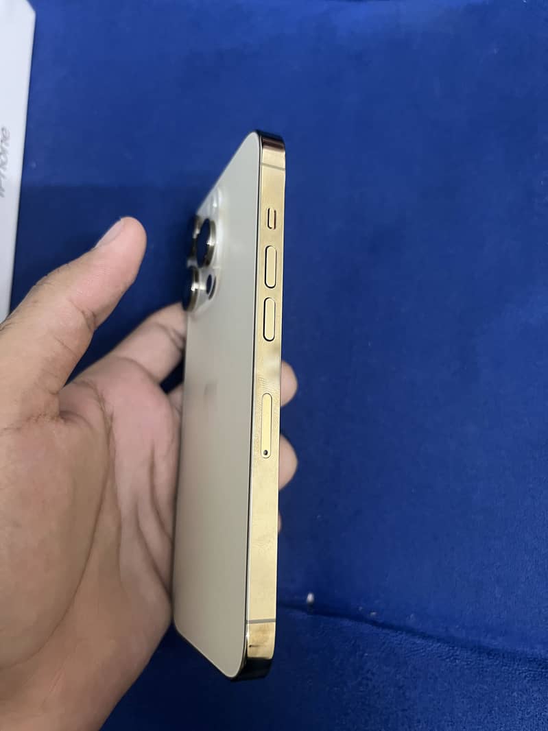 Apple iPhone 14 Pro 4