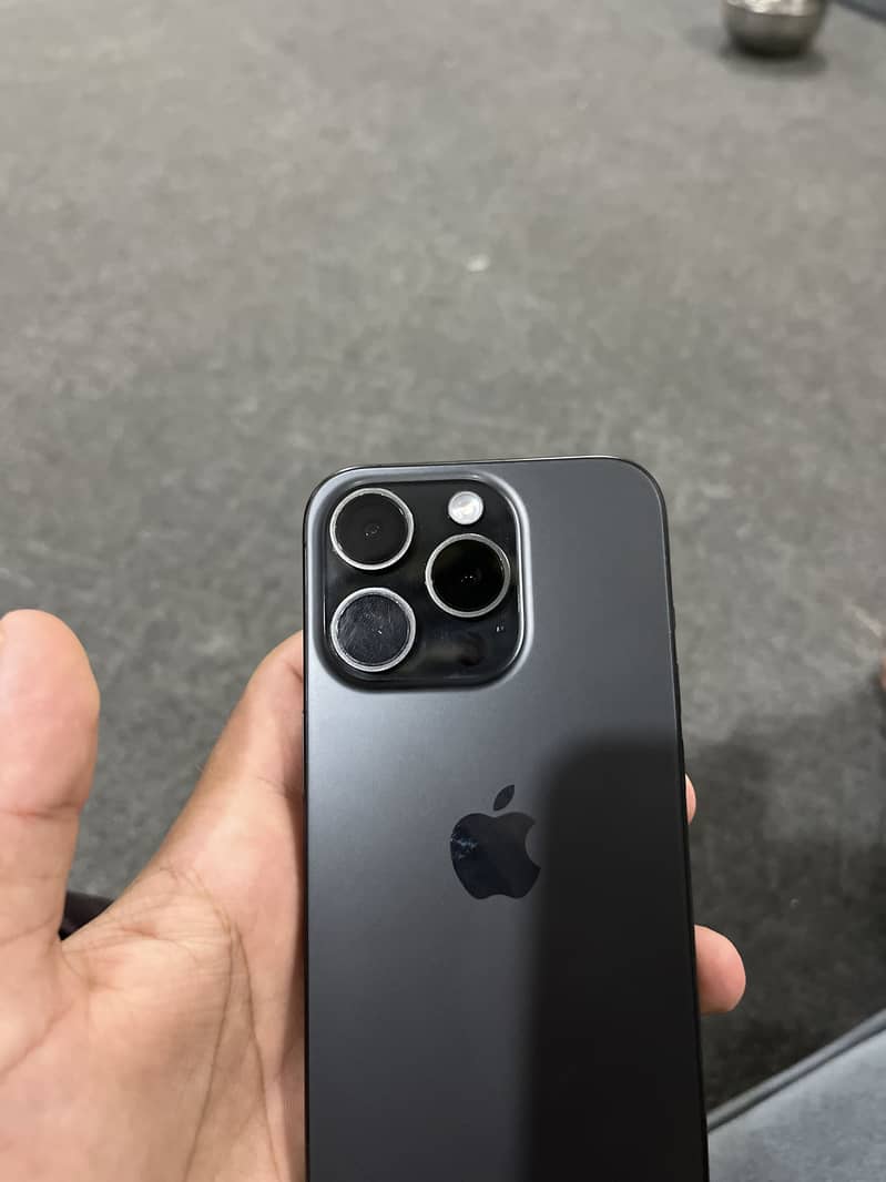 Apple iPhone 15 Pro 0