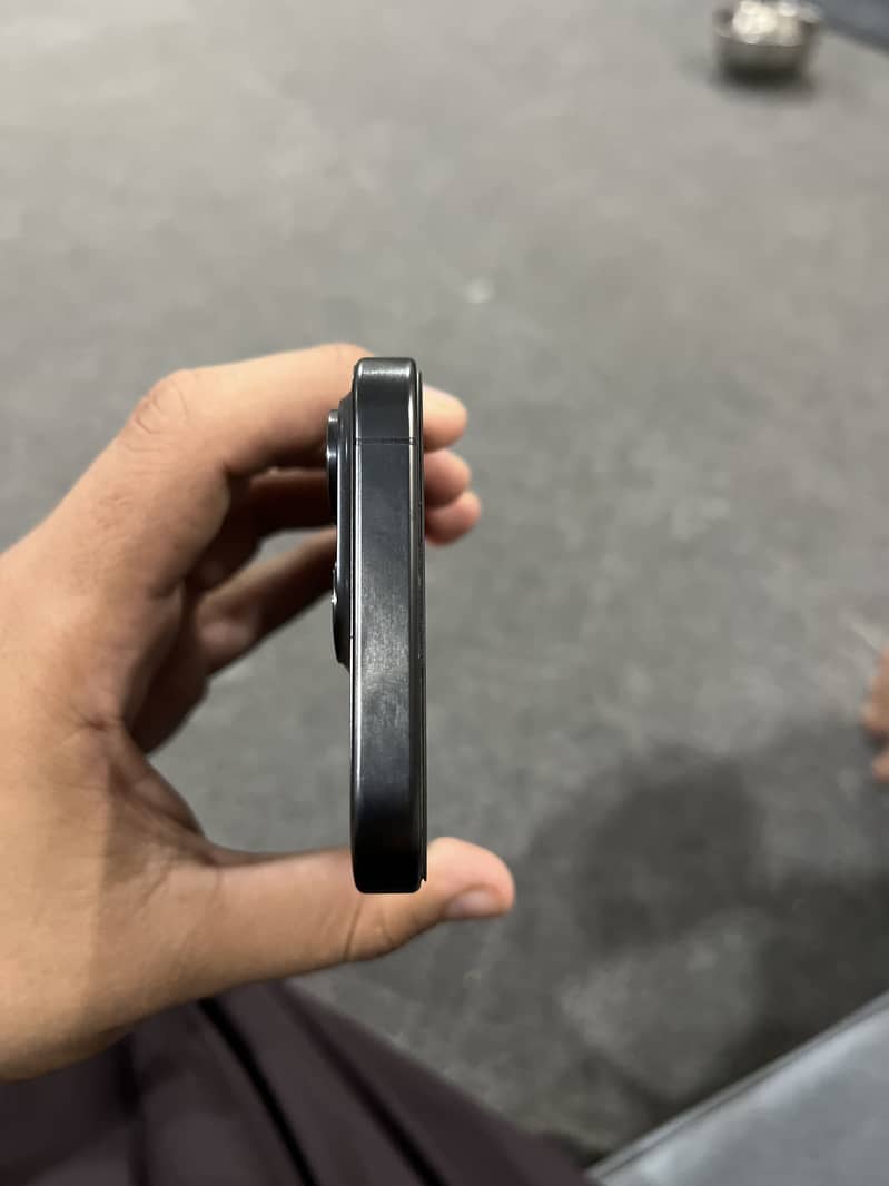 Apple iPhone 15 Pro 2