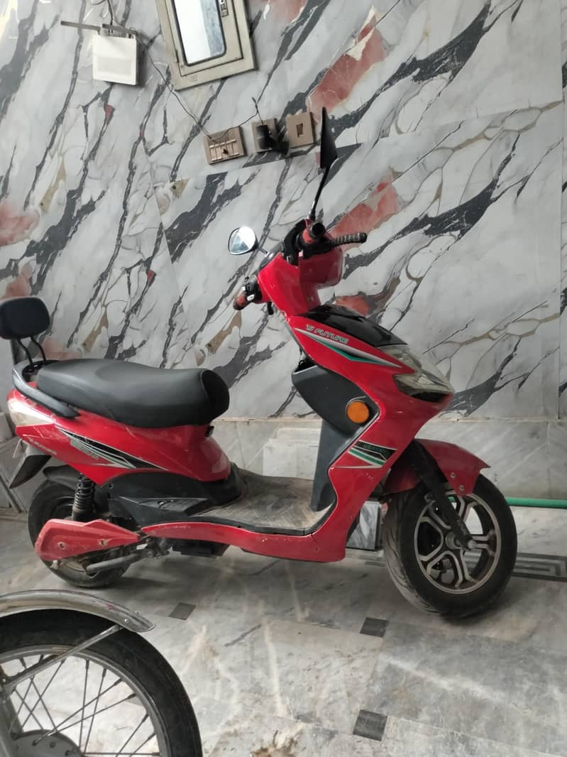 Scooty 0