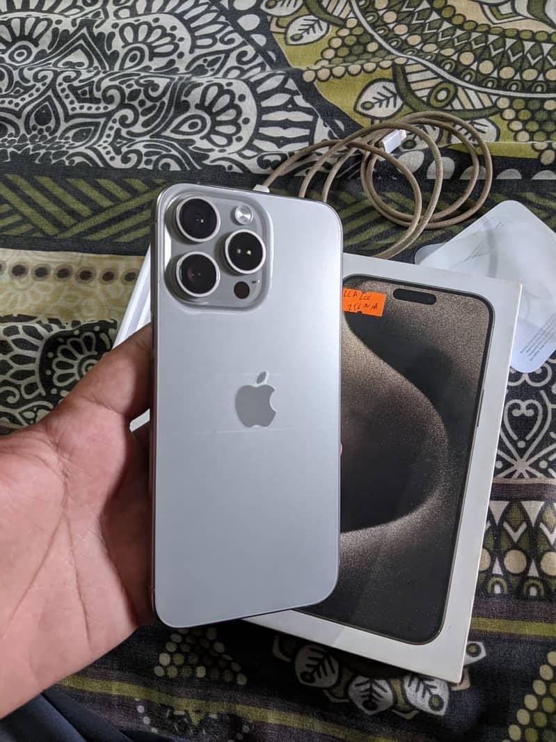 Apple iPhone 15 Pro Max 1