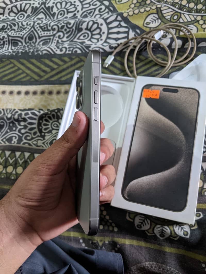 Apple iPhone 15 Pro Max 5