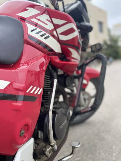 Honda CB150F