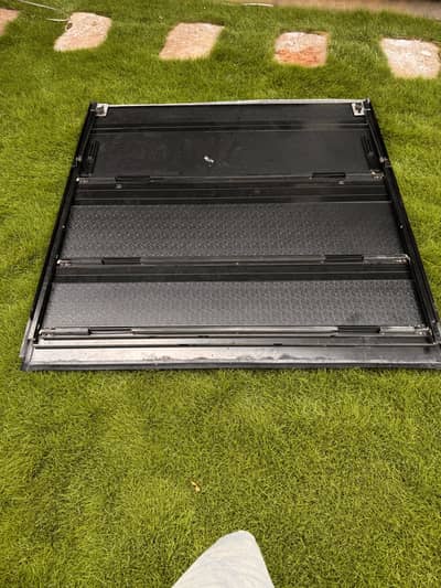 Revo folding bed cover