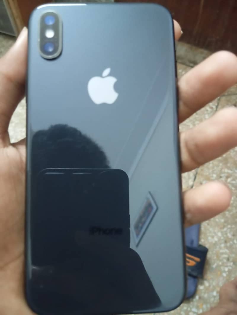Apple iPhone X 4