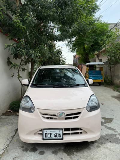 Daihatsu Mira 2011