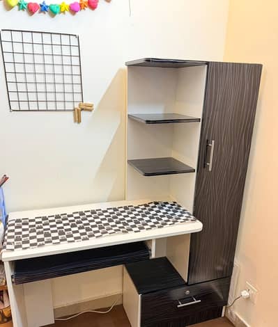 Study Table ,Turkish Rug ,Tab