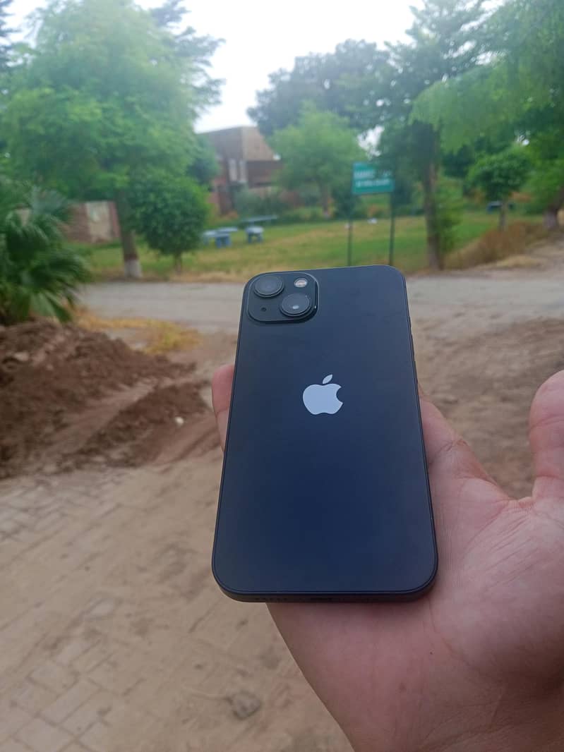 Apple iPhone 13 1