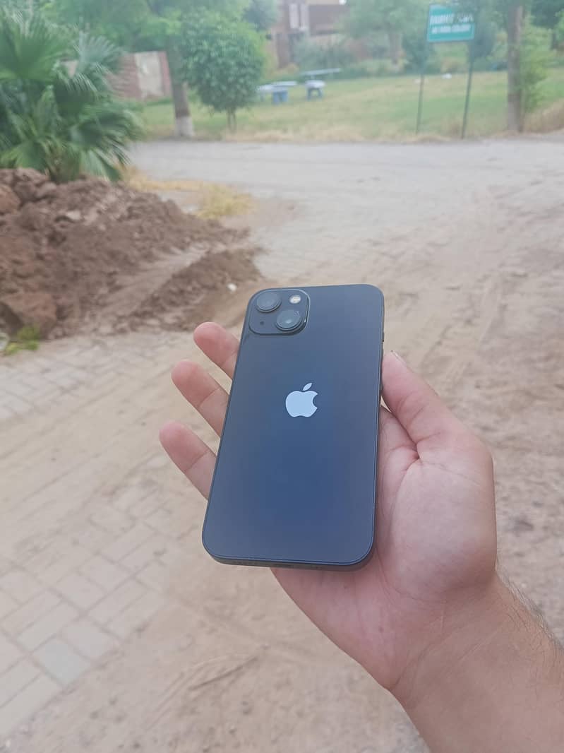 Apple iPhone 13 2