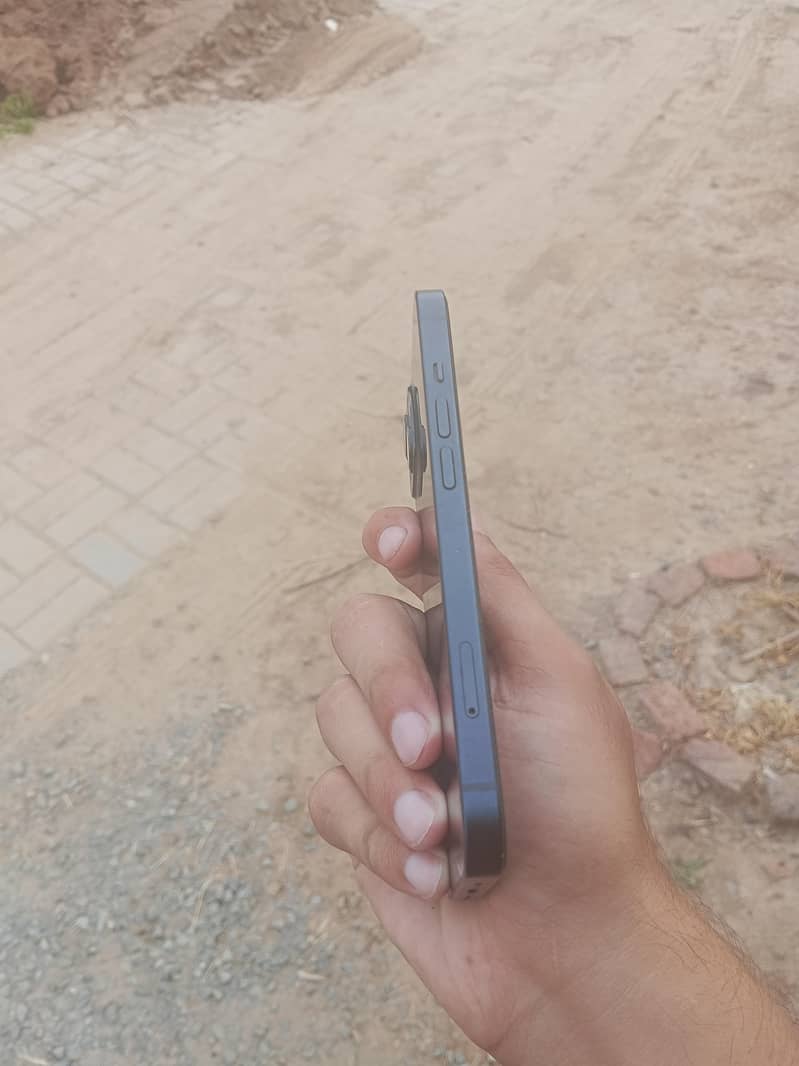 Apple iPhone 13 3
