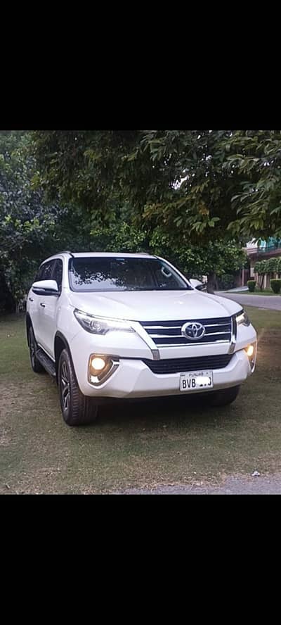 Toyota Fortuner V 2017 4×4 total genuine