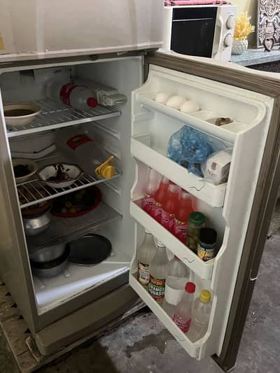 Dawlance Refrigerator Medium size best cooling