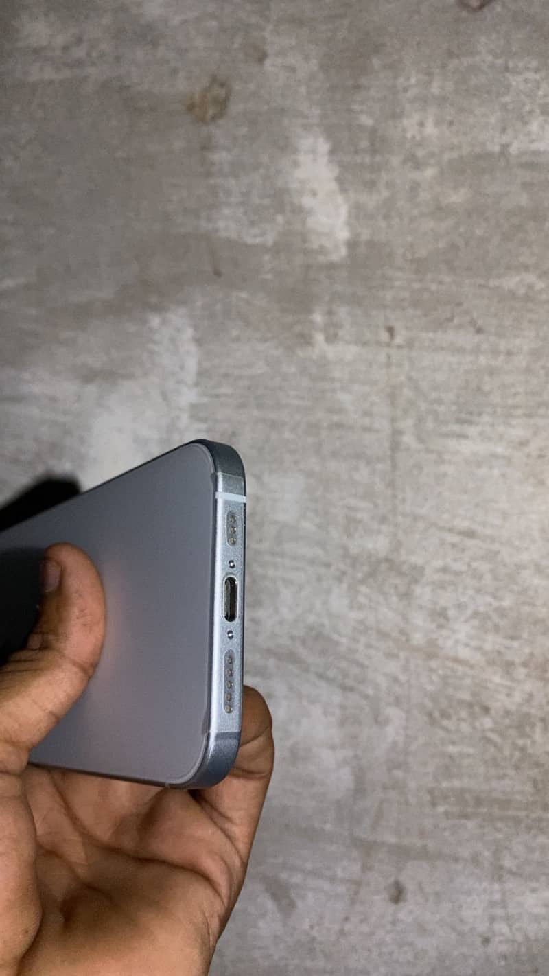Apple iPhone 15 2