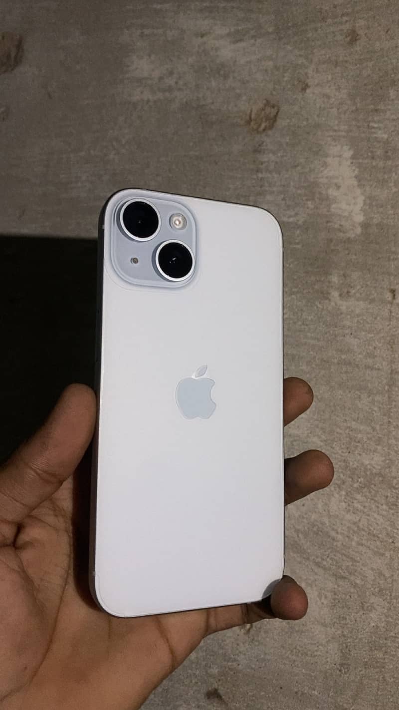 Apple iPhone 15 4