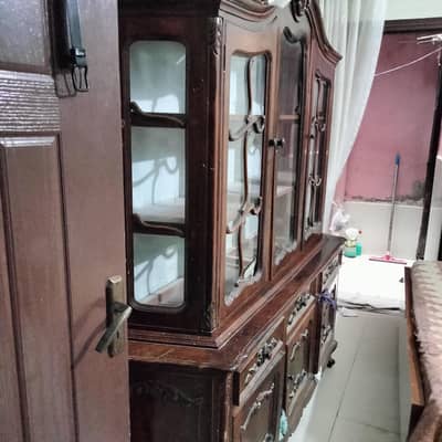 bed set with 2 side tables and divider