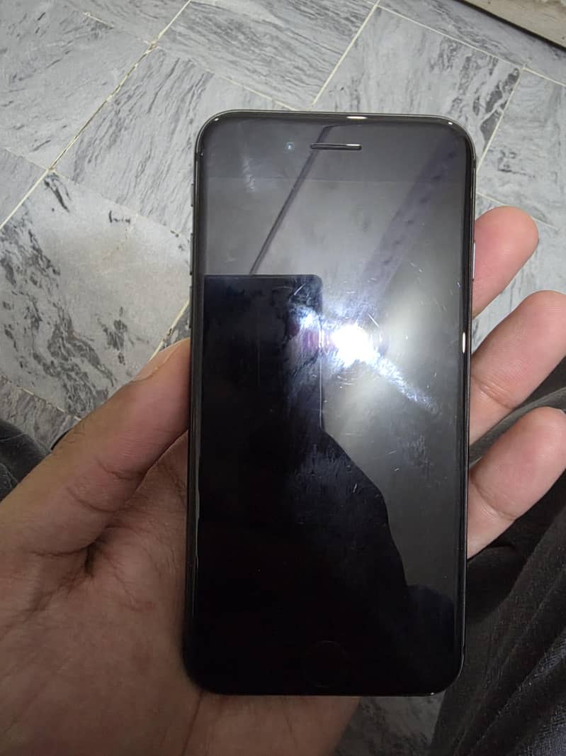 Apple iPhone 8 0
