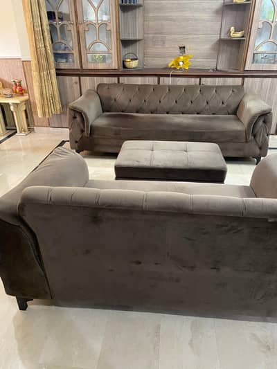 Diamonds company 5 seater sofa and box open seat