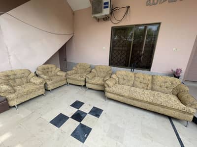 7 seater Sofa in very good condition