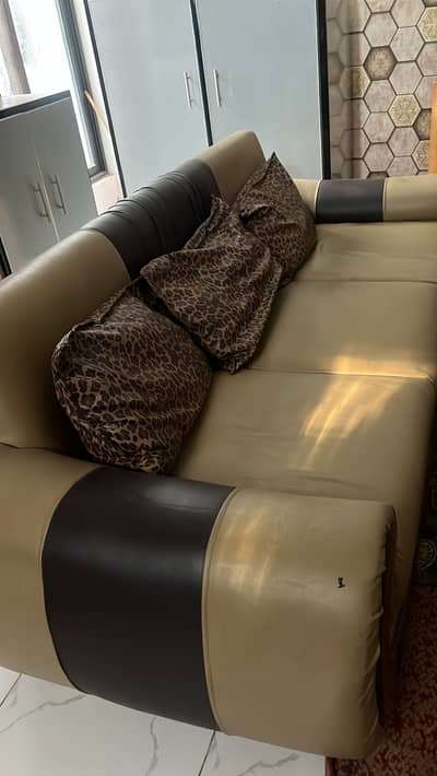 4 seater sofa wd cushions