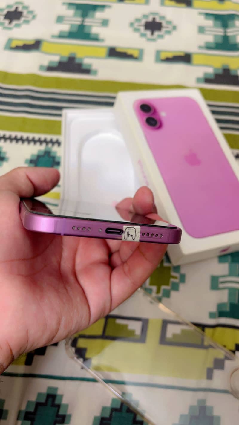 Apple iPhone 16 Plus 2