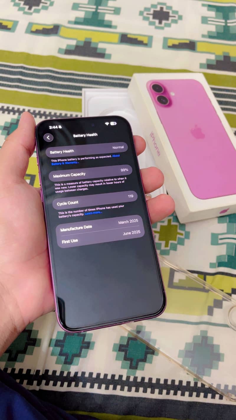 Apple iPhone 16 Plus 3