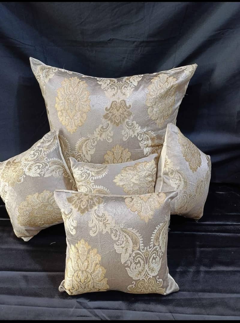 cushions 0
