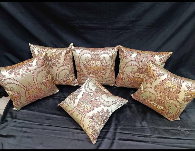 cushions 8