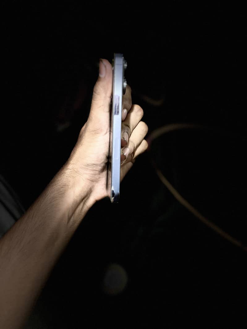 Apple iPhone 13 Pro 2