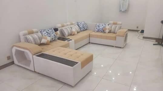 Luxury L-Shaped Sofa Set Furniture In Lush Condition