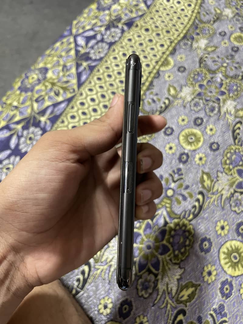 Apple iPhone 11 Pro 9