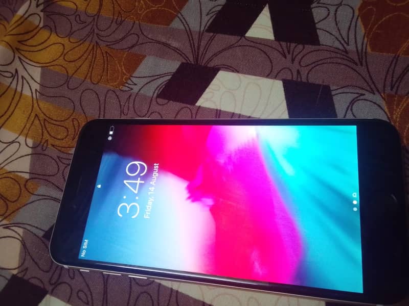 Apple iPhone 6 Plus 0