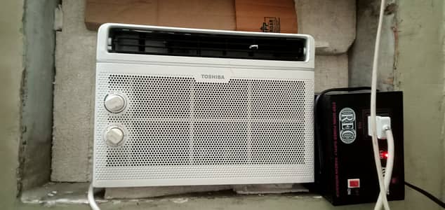 Toshiba window ac  0.5 ton take AMP starting 2 running 1.7