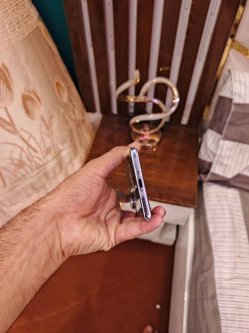 Tecno CAMON 40 Pro 4