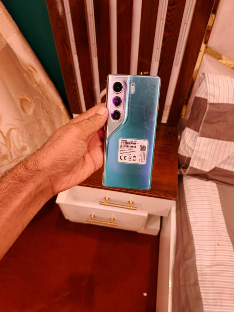 Tecno CAMON 40 Pro 5