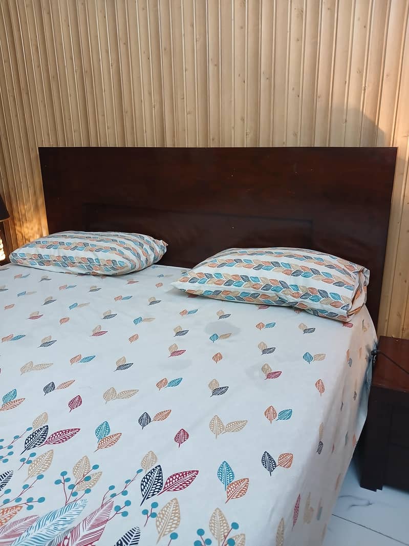 king Bed with two side tables dressing and mirror 1