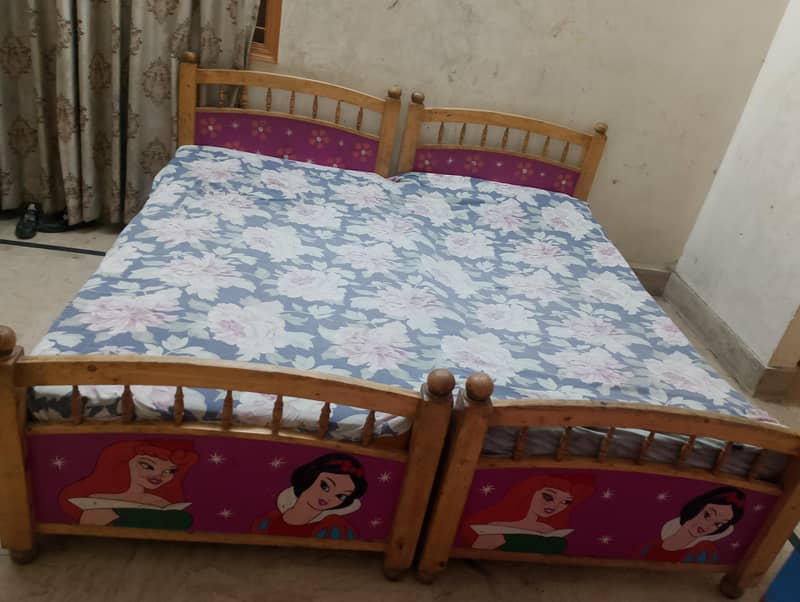 2 sindle beds 0