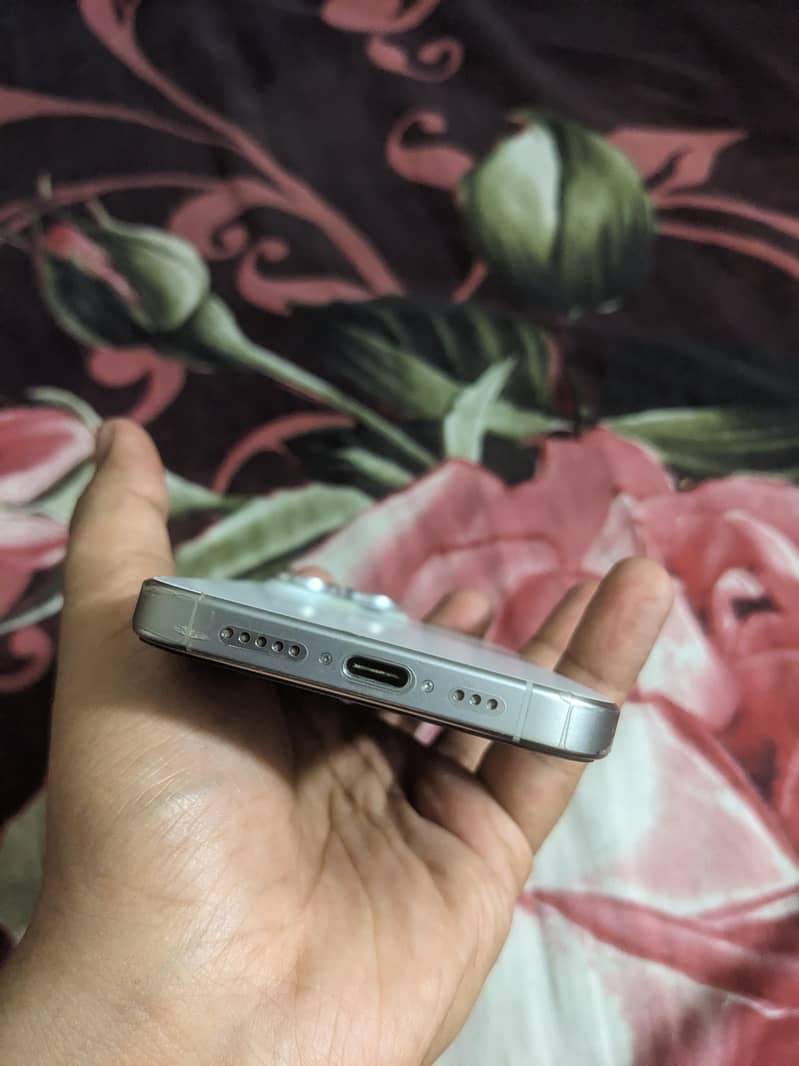 Apple iPhone 15 Pro 1