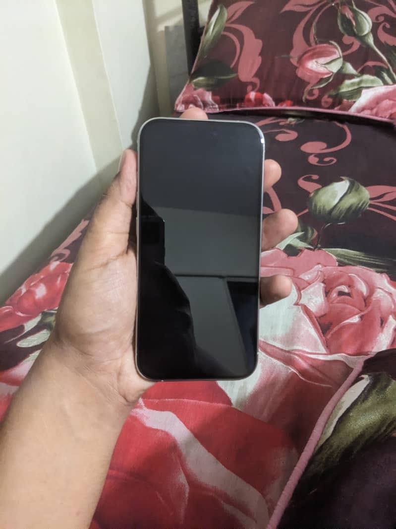 Apple iPhone 15 Pro 3