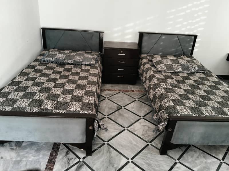 single beds 8