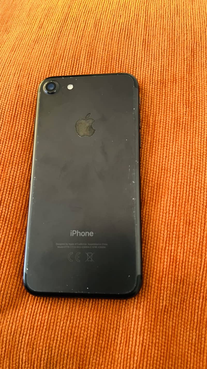 Apple iPhone 7 0