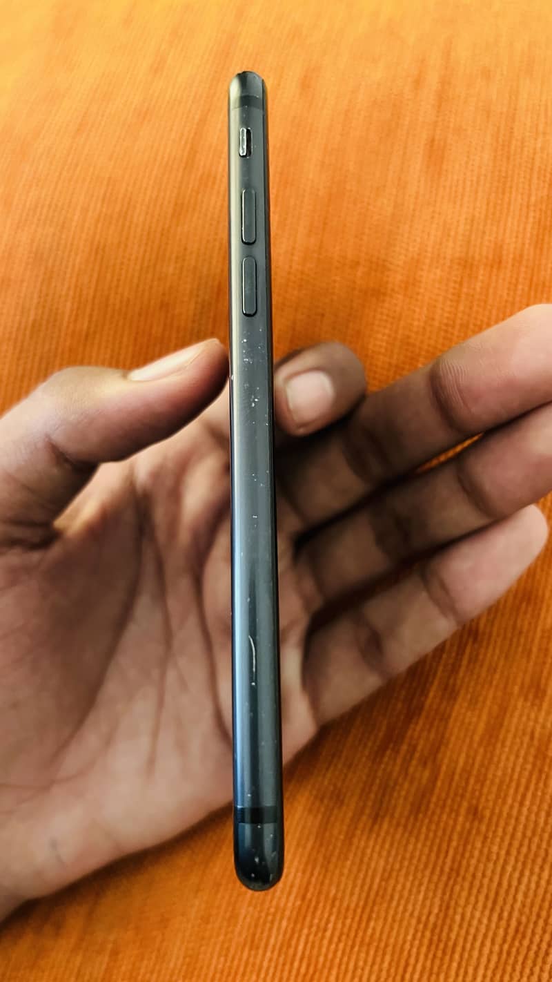 Apple iPhone 7 4