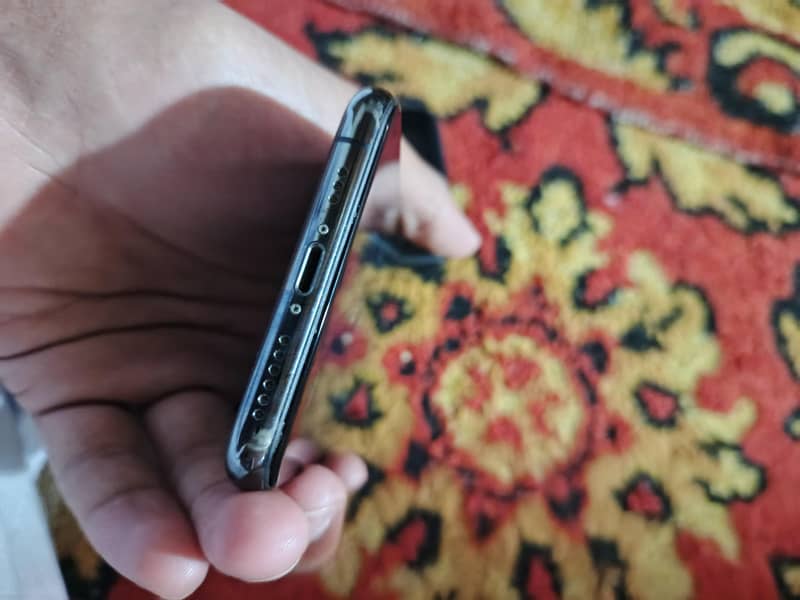 Apple iPhone XS 3