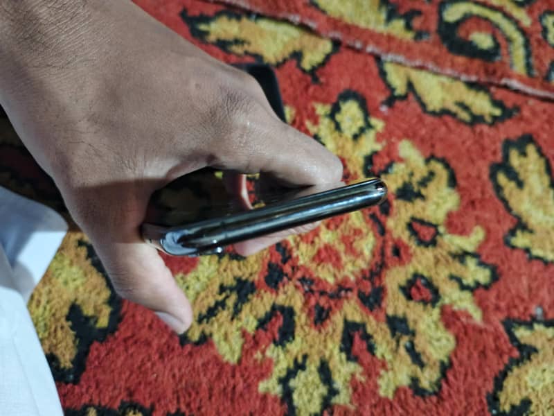 Apple iPhone XS 5