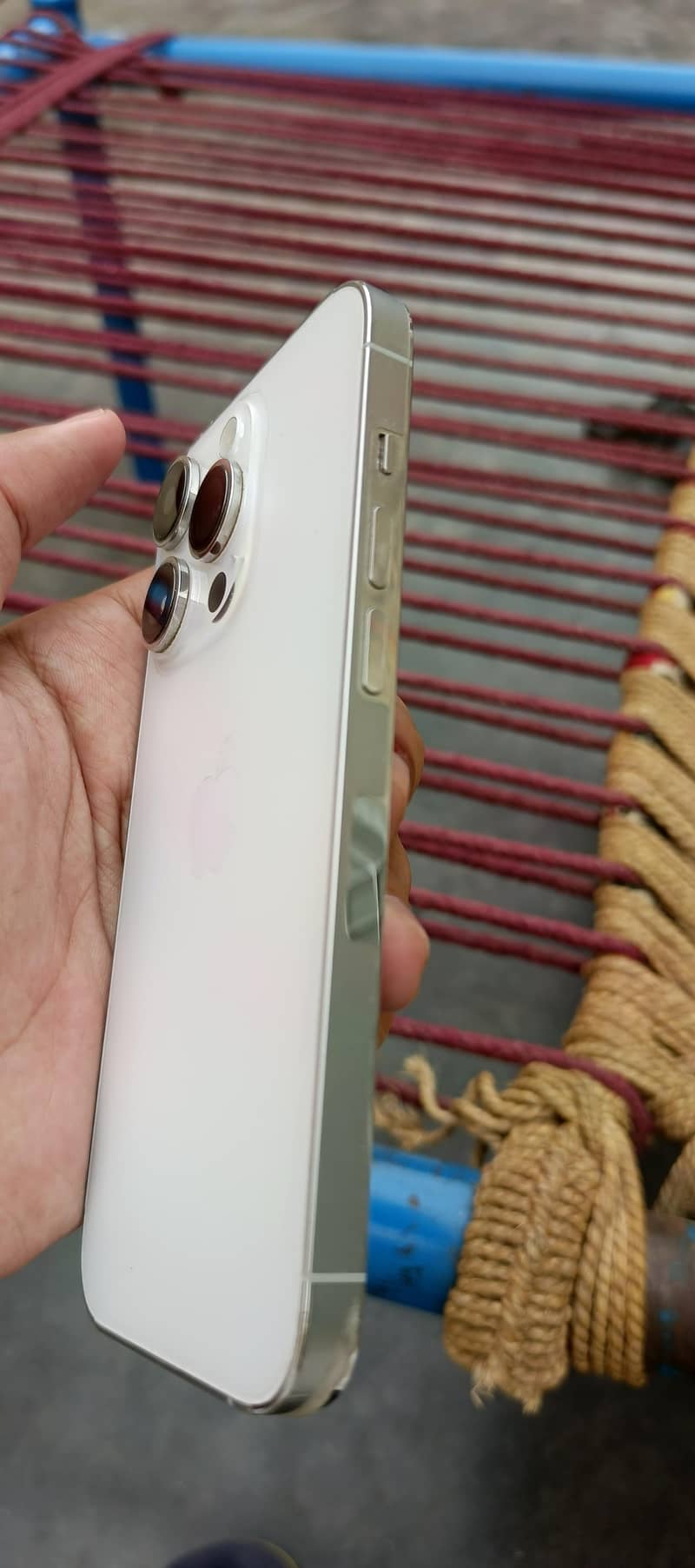 Apple iPhone 14 Pro 2