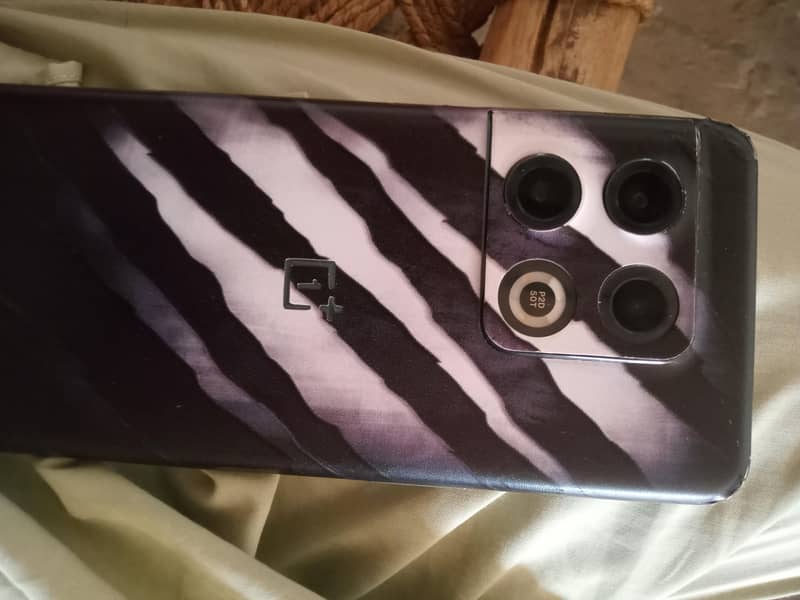 One Plus 10 Pro 1