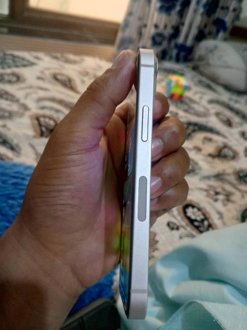 Apple iPhone 13 mini 5
